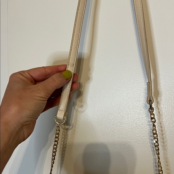 Quilted Shoulder Bag with detachable strap - Picture 5 of 15